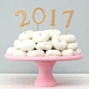 http://www.happygoluckyblog.com/wp-content/uploads/2016/12/New-Years-Cake-Topper-3-300x300.jpg