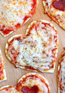 http://www.happygoluckyblog.com/wp-content/uploads/2017/02/Heart-Pizzas-3-2-210x300.jpg